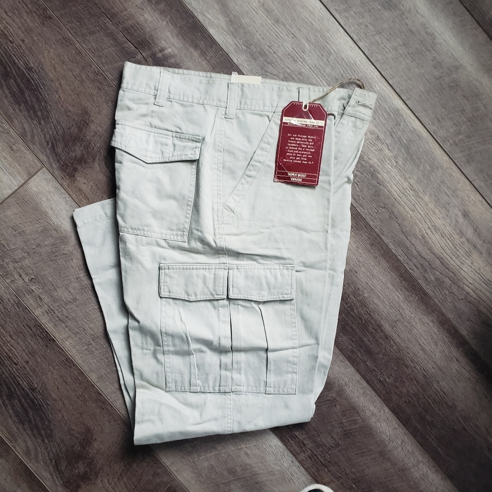Mens Sonoma khaki pants size 34/32 nwt